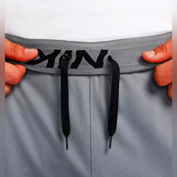 Nike Totality Dri-Fit Tapered Versatile Pants - Picture 2 of 4